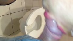 Pregnant Give A Blowjob In Hospital Restroom Before Delivery