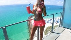 Beach Bunny Passionate Oral Turns Into Hard Facial Misuse!